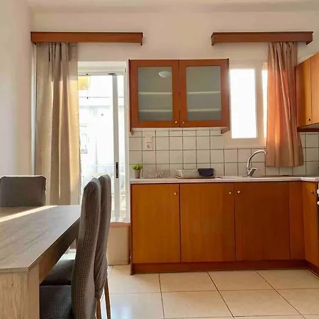Spacious Apartment, Steps From The - El Greco No 12 Διαμέρισμα *